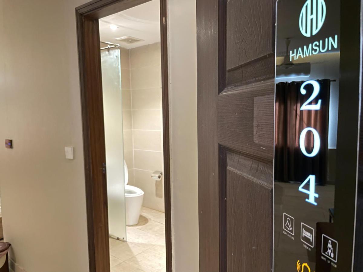 Hamsun Suites  Karachi Extérieur photo