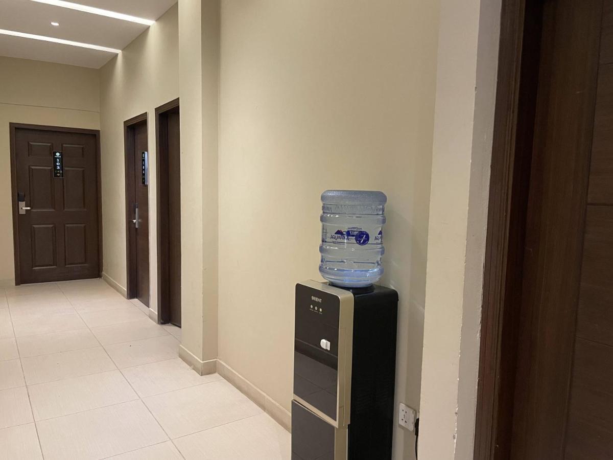 Hamsun Suites  Karachi Extérieur photo