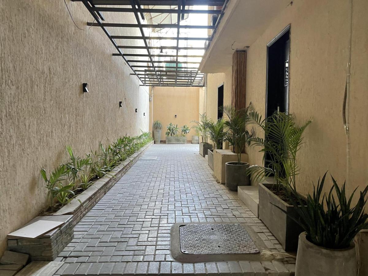 Hamsun Suites  Karachi Extérieur photo