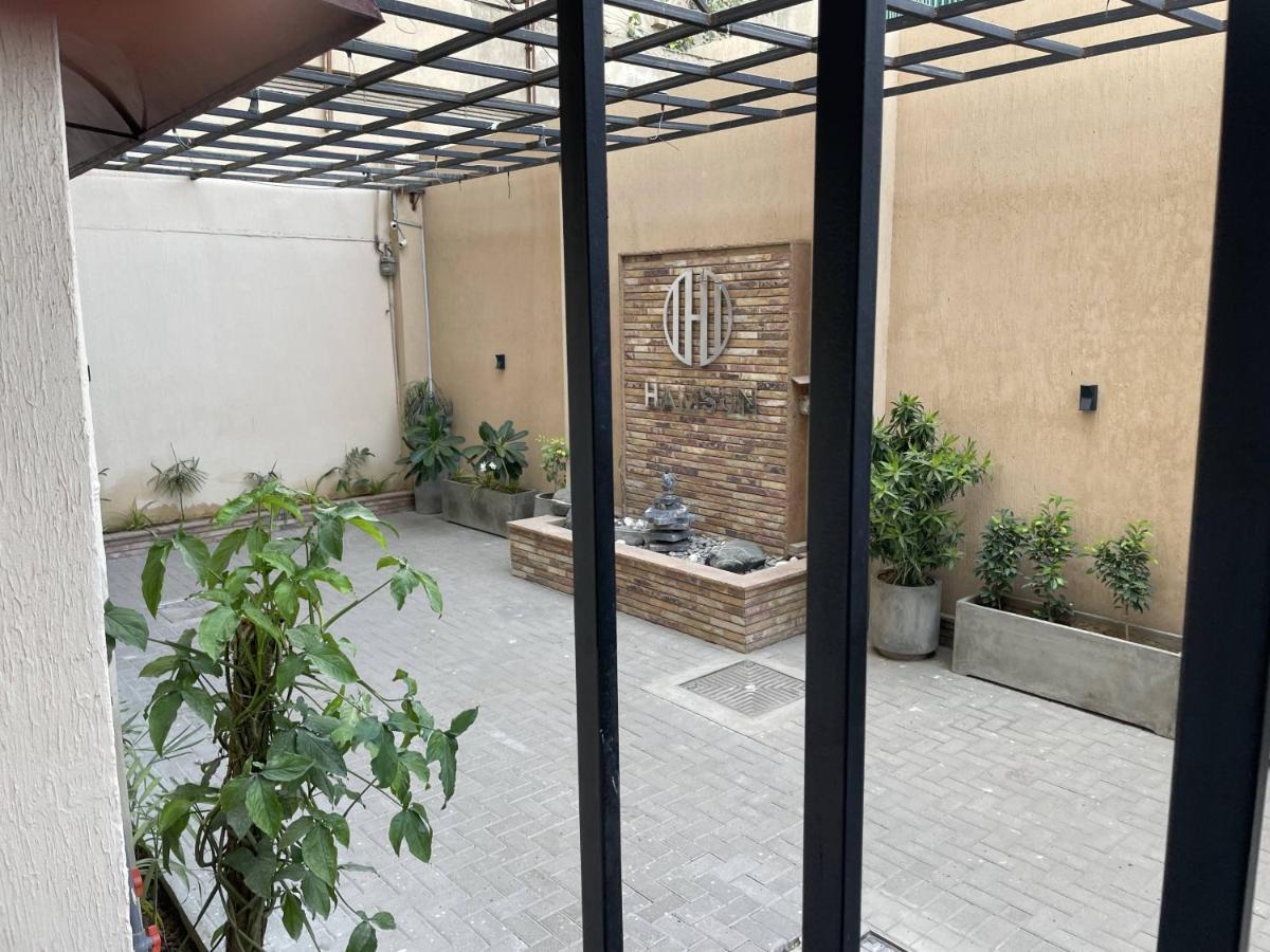 Hamsun Suites  Karachi Extérieur photo