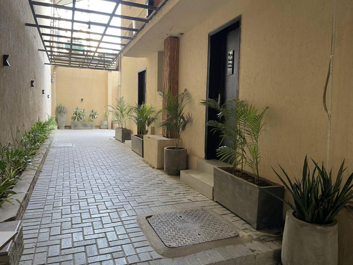 Hamsun Suites  Karachi Extérieur photo