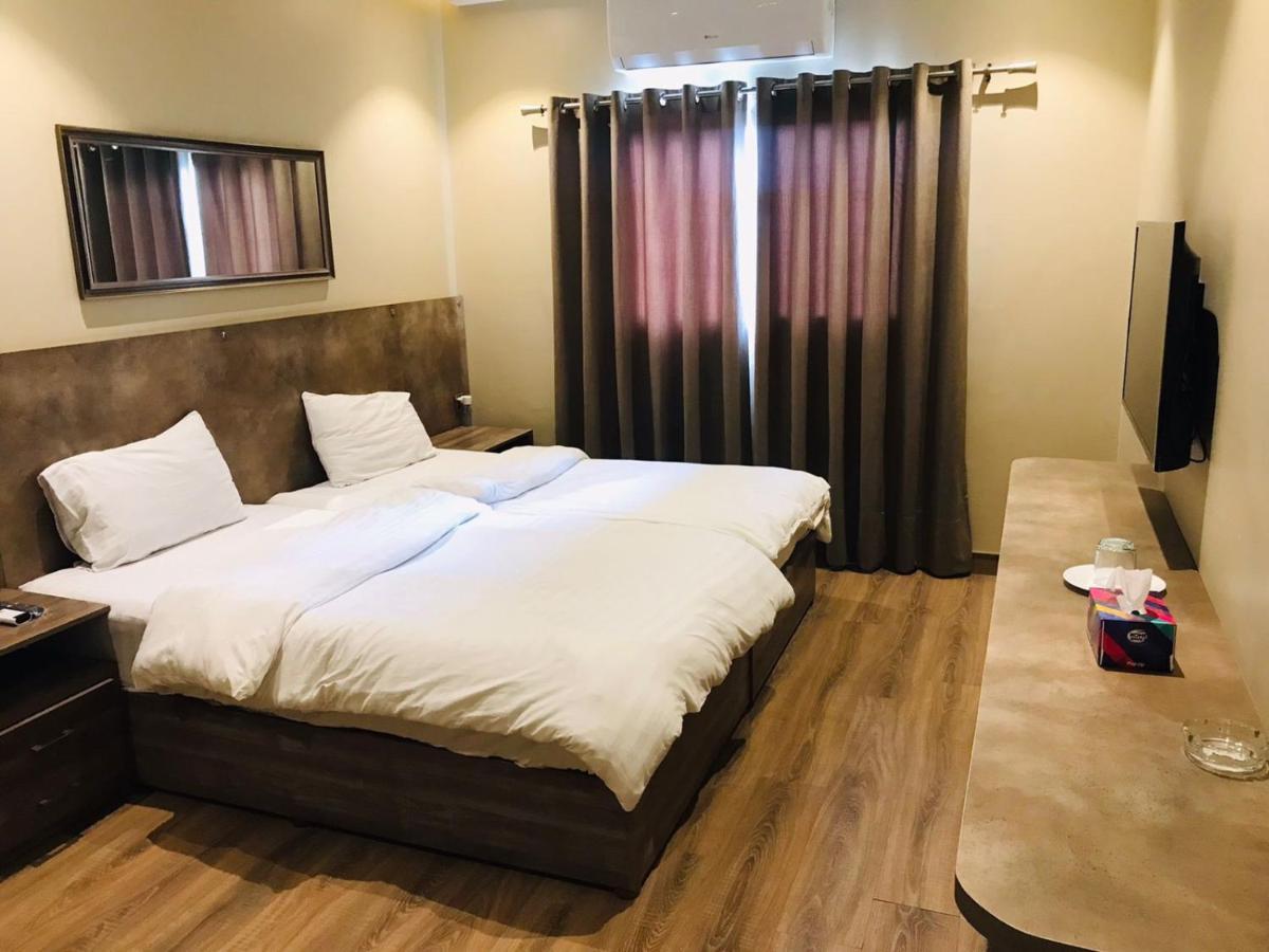 Hamsun Suites  Karachi Extérieur photo