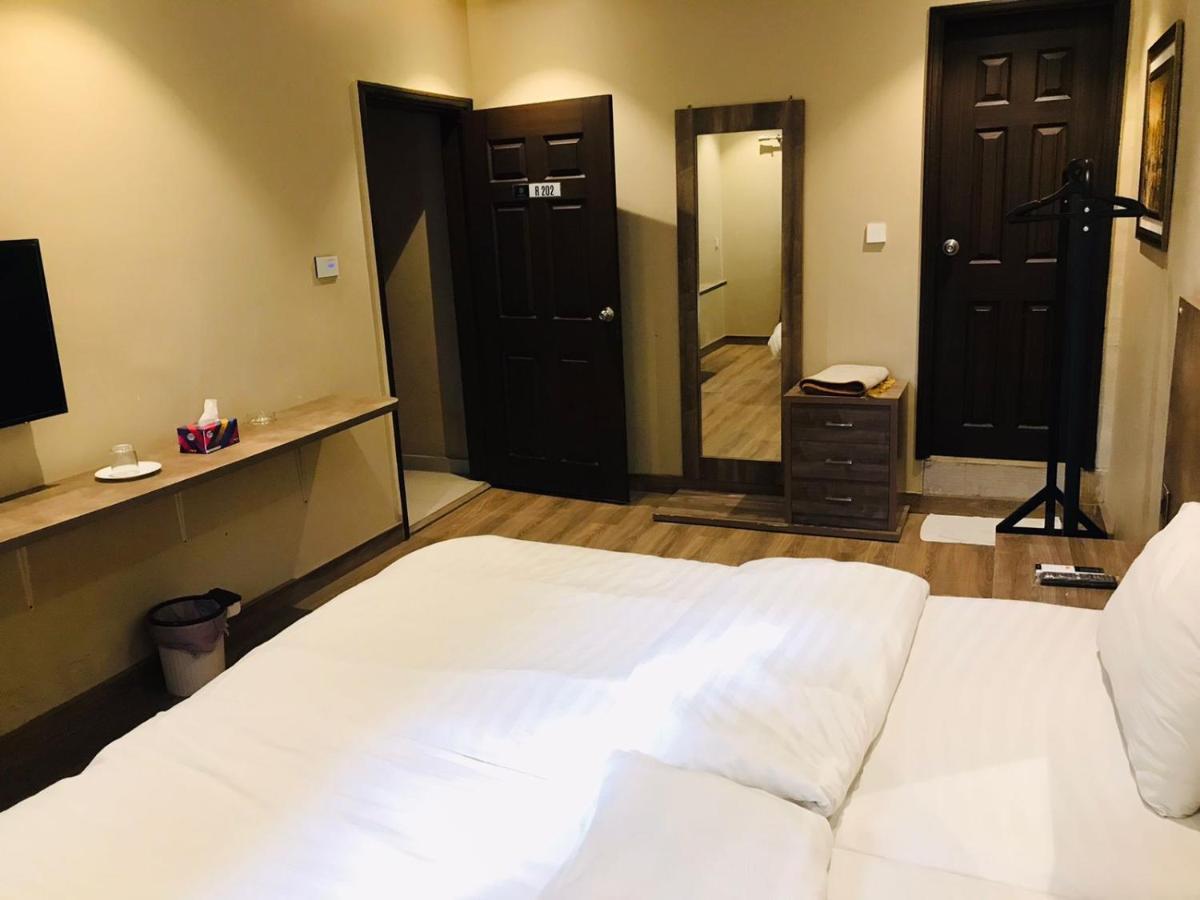 Hamsun Suites  Karachi Extérieur photo