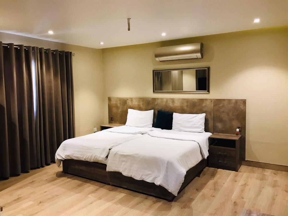 Hamsun Suites  Karachi Extérieur photo