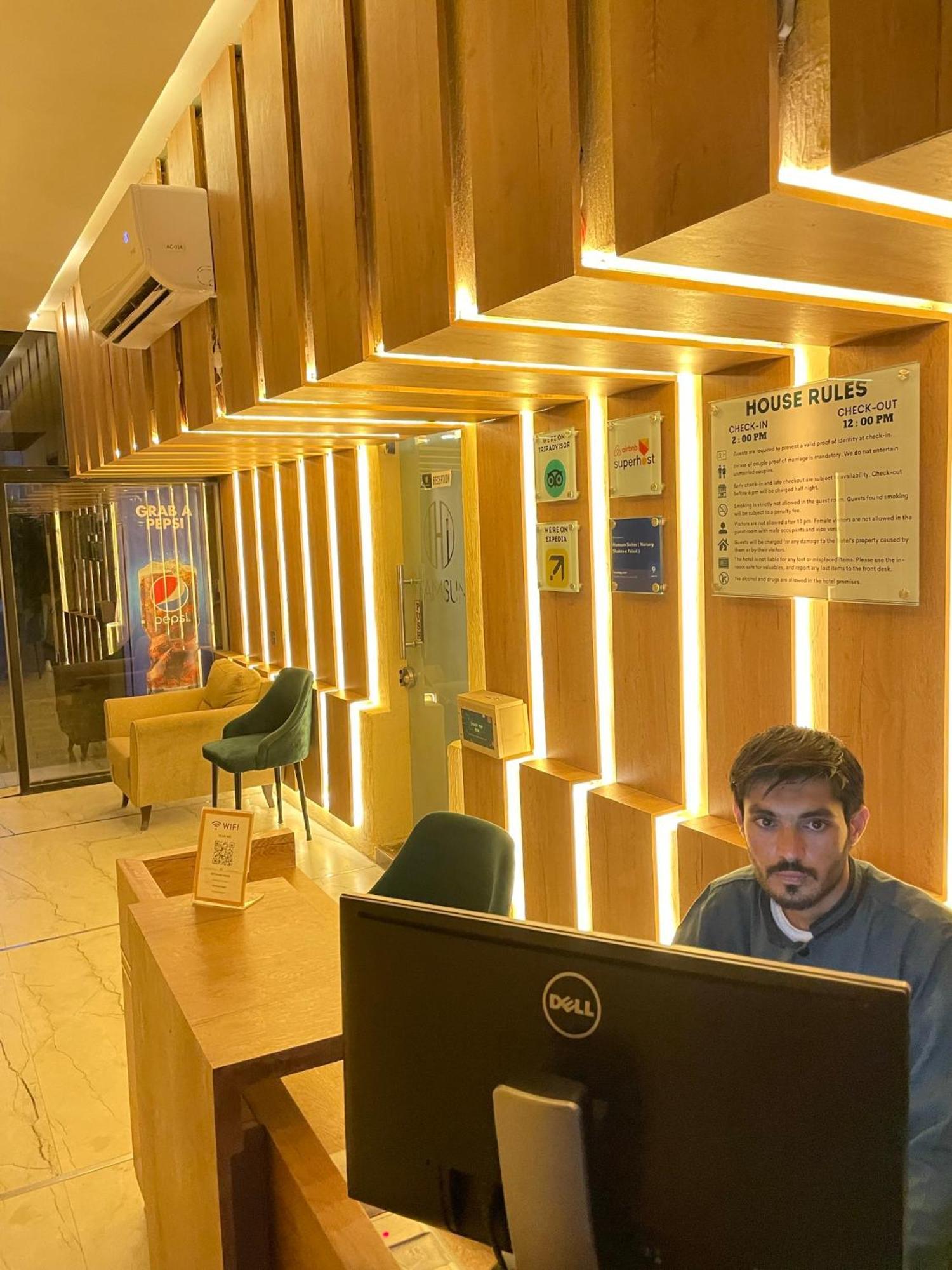 Hamsun Suites  Karachi Extérieur photo