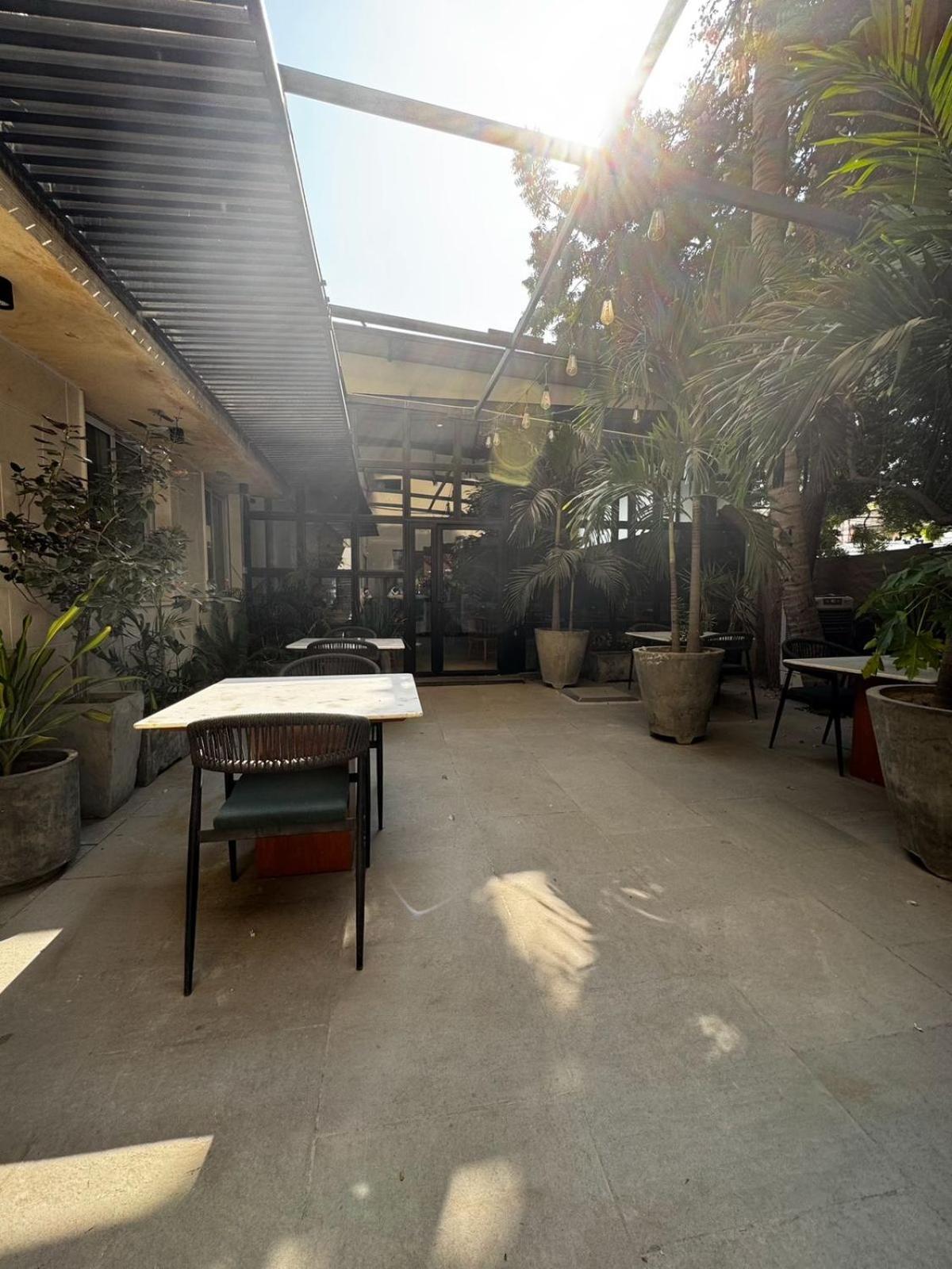 Hamsun Suites  Karachi Extérieur photo